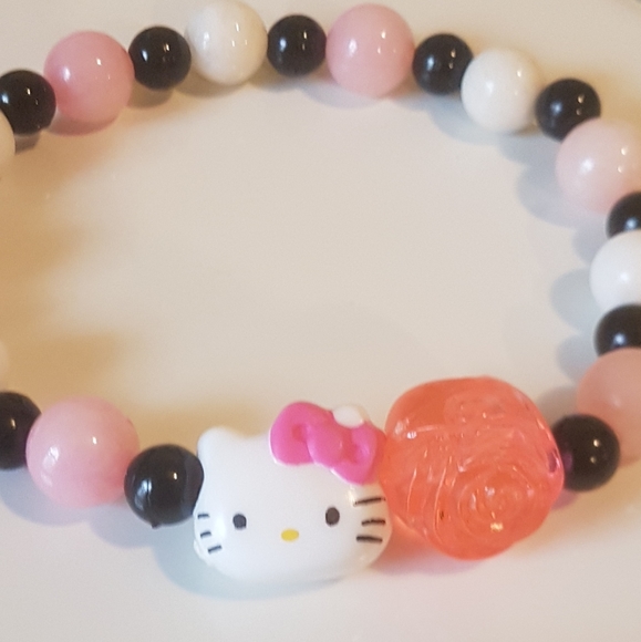 🌹🎀 Hello Kitty Pink Rose Bracelet - Picture 3 of 3